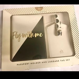 Black & White Passport Holder and Luggage Tag Set